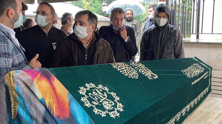 Erkan Petekkaya'nın annesi son yolculuğuna uğurlandı
