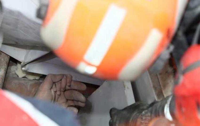 91. saatte Ayda mucizesi! 'Ağlaya ağlaya çıkardık...'