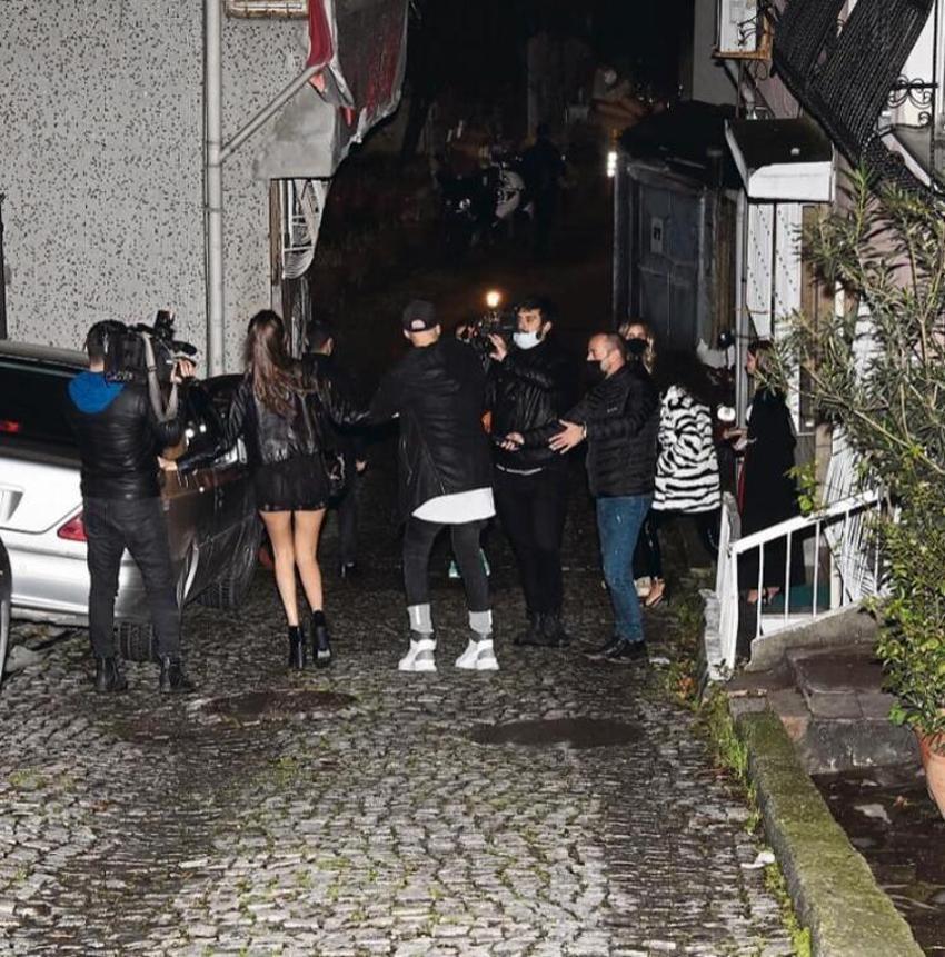 Komşular isyanda! Yine Korona partisi...