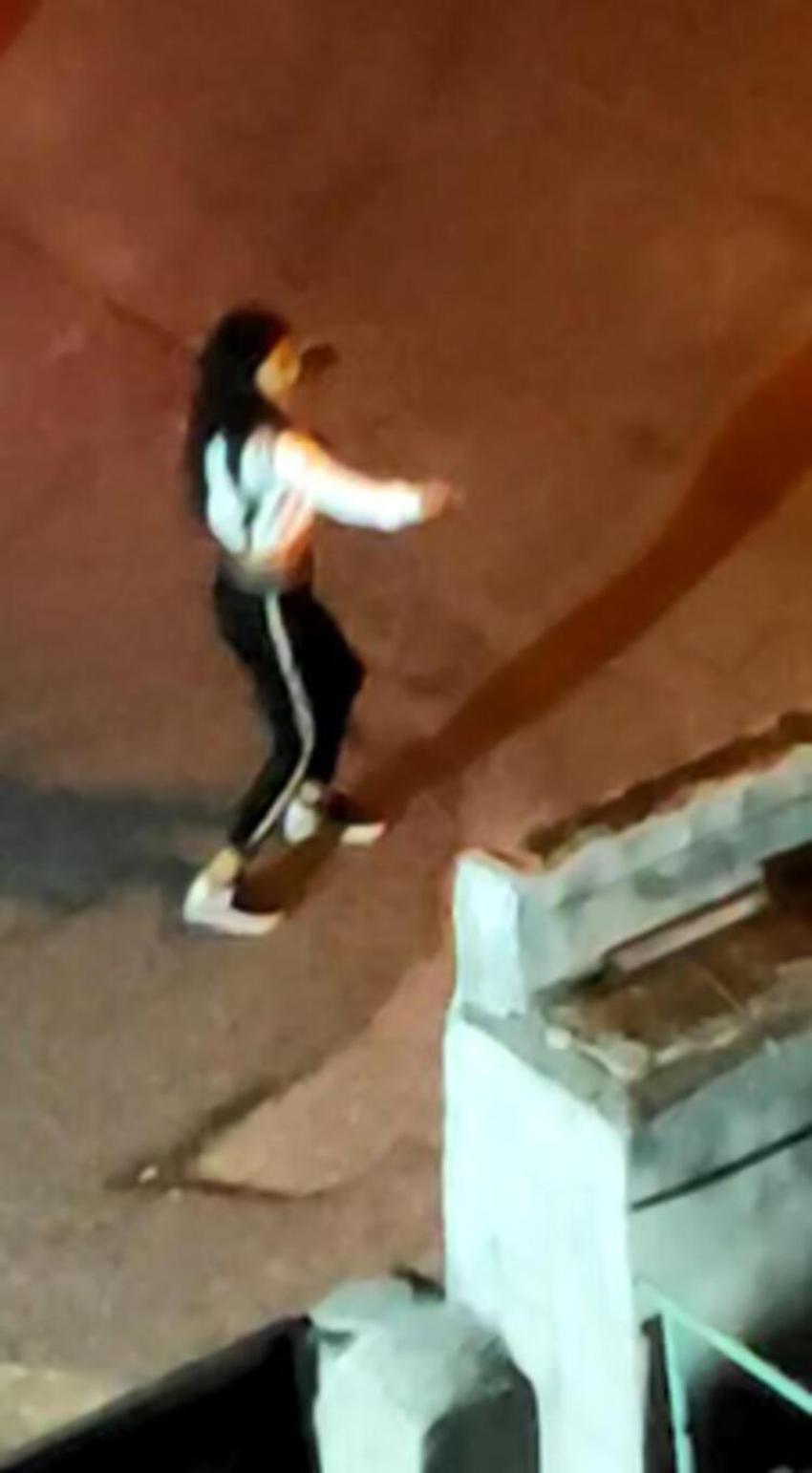 Dans edip mahallenin ortasında fuhuş pazarlığı yaptılar