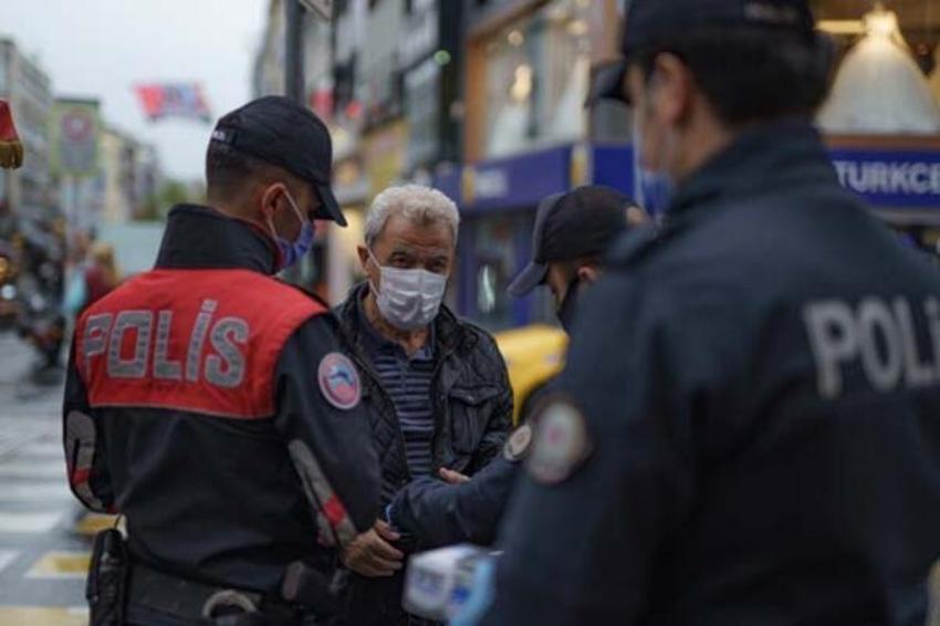 Koronavirüs yasakları peş peşe geldi! İstanbul ve Ankara'da 65 yaş üstü için sokağa çıkma kısıtlaması...