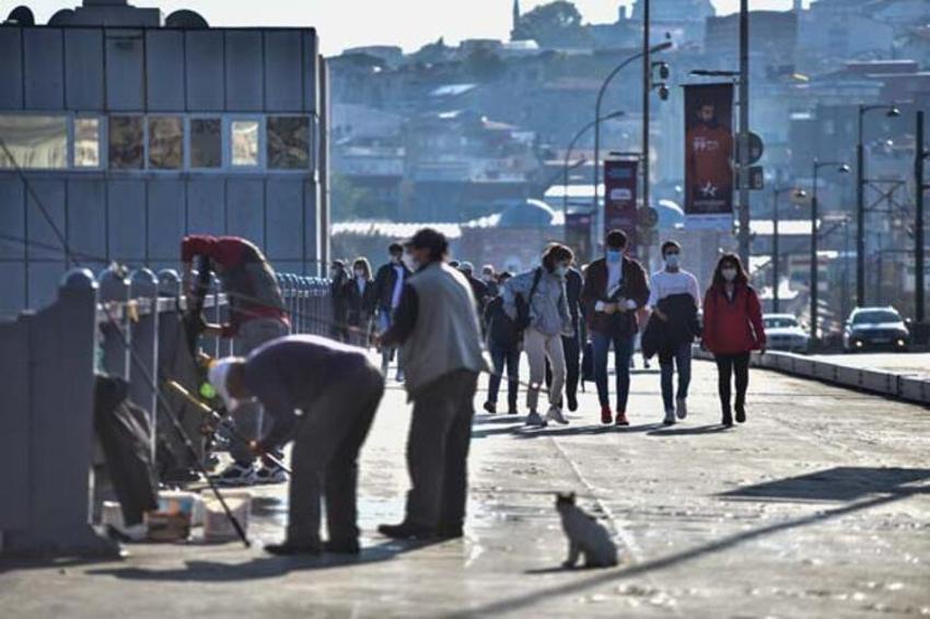 Koronavirüs yasakları peş peşe geldi! İstanbul ve Ankara'da 65 yaş üstü için sokağa çıkma kısıtlaması...