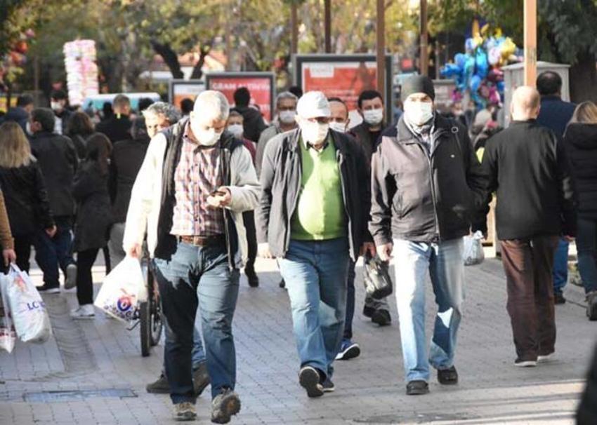 Koronavirüs yasakları peş peşe geldi! İstanbul ve Ankara'da 65 yaş üstü için sokağa çıkma kısıtlaması...