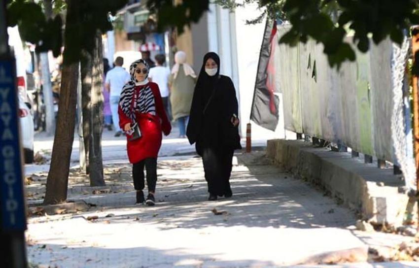 Koronavirüs yasakları peş peşe geldi! İstanbul ve Ankara'da 65 yaş üstü için sokağa çıkma kısıtlaması...