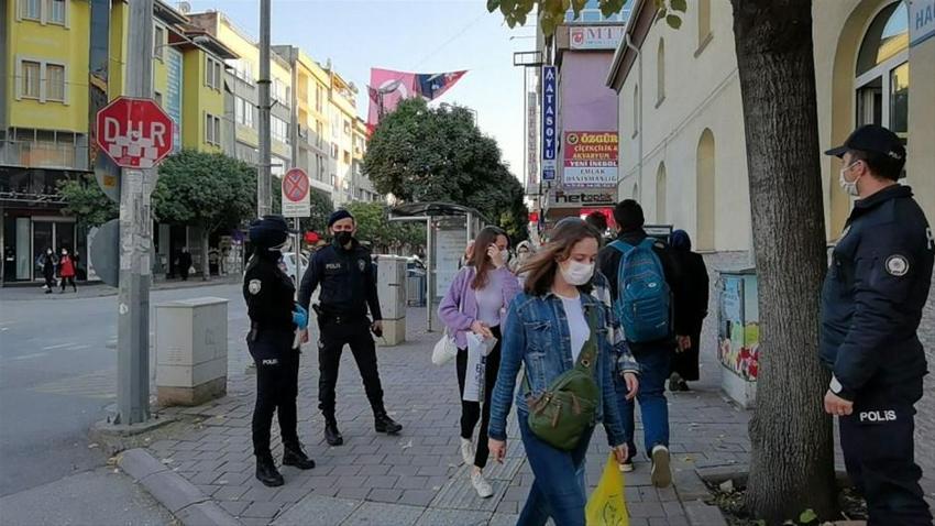Koronavirüs yasakları peş peşe geldi! İstanbul ve Ankara'da 65 yaş üstü için sokağa çıkma kısıtlaması...