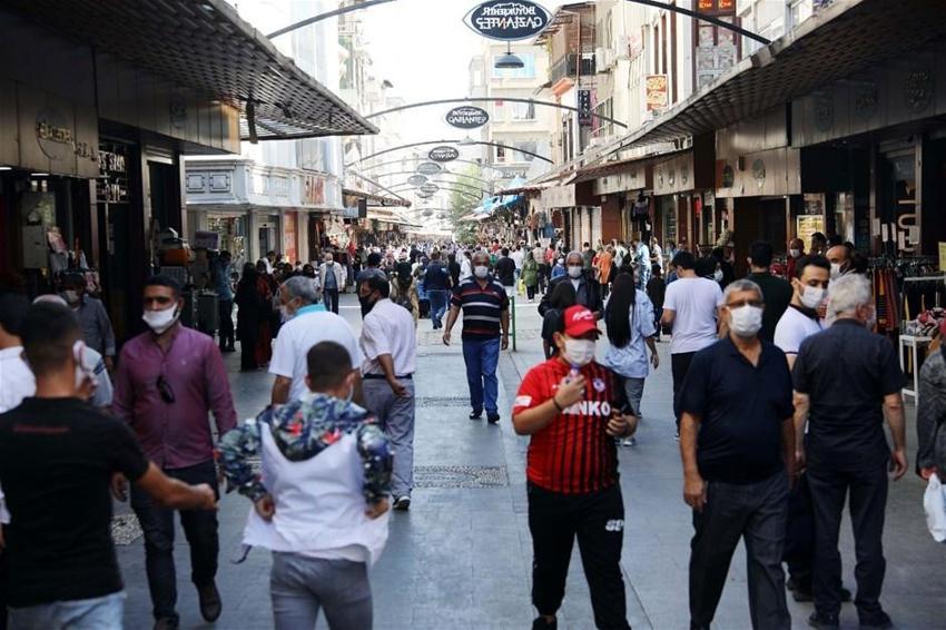 Koronavirüs yasakları peş peşe geldi! İstanbul ve Ankara'da 65 yaş üstü için sokağa çıkma kısıtlaması...