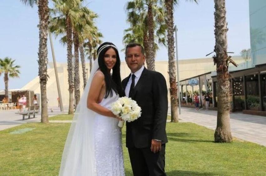 Şarkıcı Gülşen ayna karşısında bikinili pozunu paylaştı