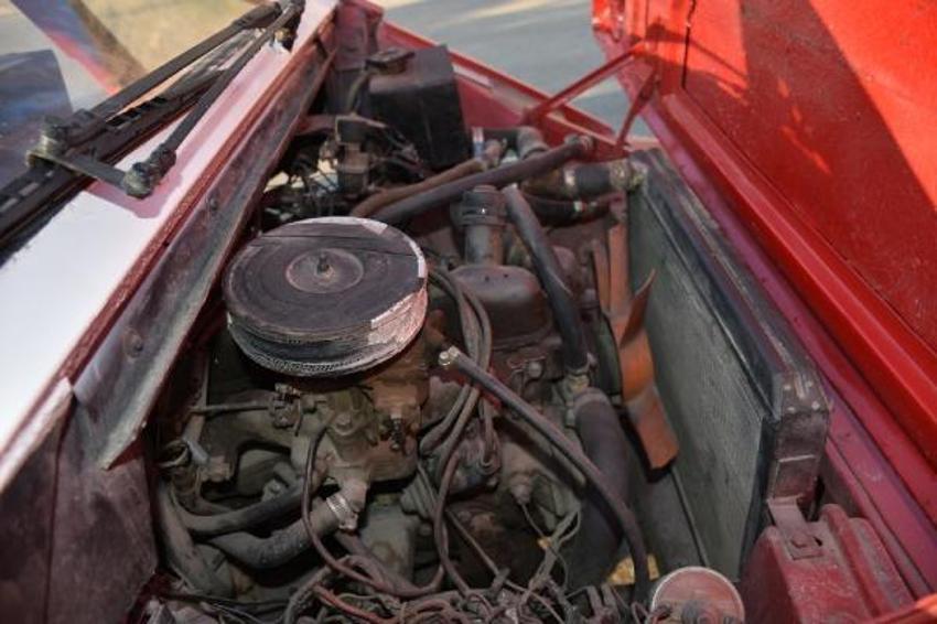 1975 model otomobilini satışa çıkardı! Gören şok oluyor...
