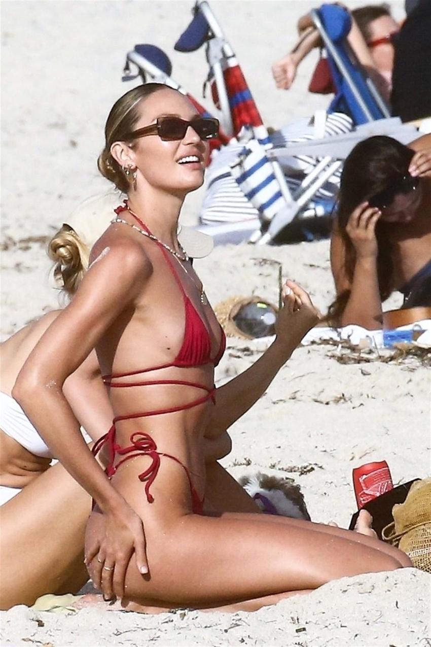 Candice Swanepoel kırmızı bikinisiyle ortalığı yaktı,geçti!
