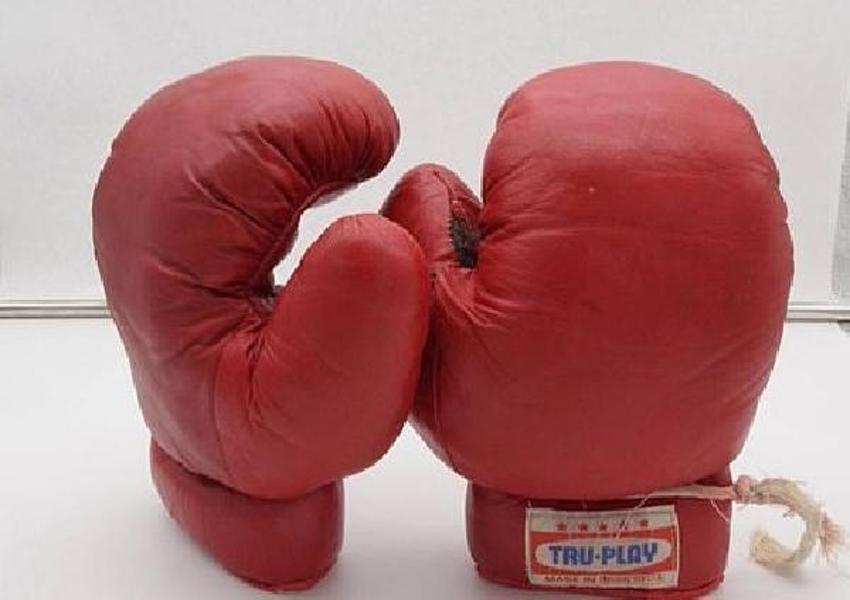 ABD'de dünyaca ünlü isimlerin eşyaları açık artırmayla satılacak