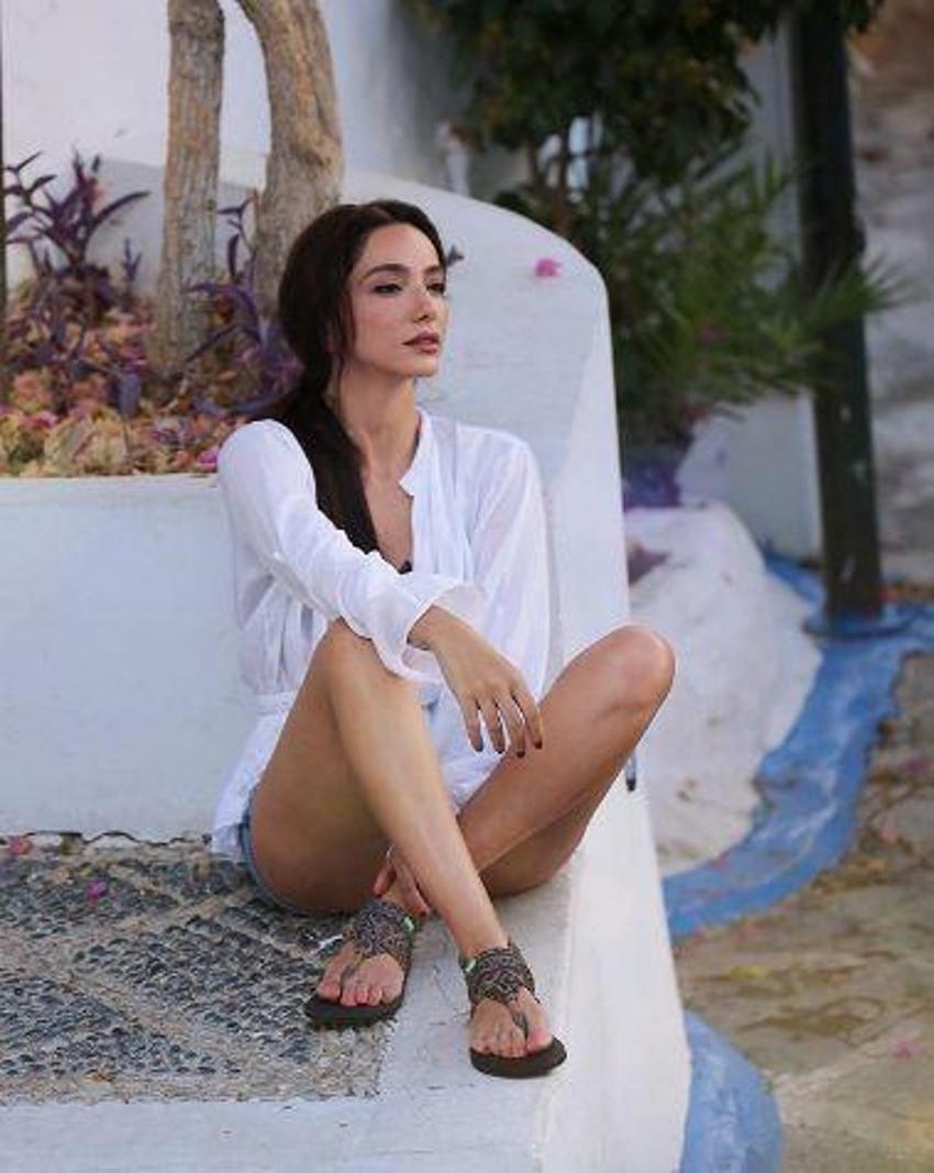 Öykü Gürman'ın gözleri doldu: Beni kendine göre sevdi