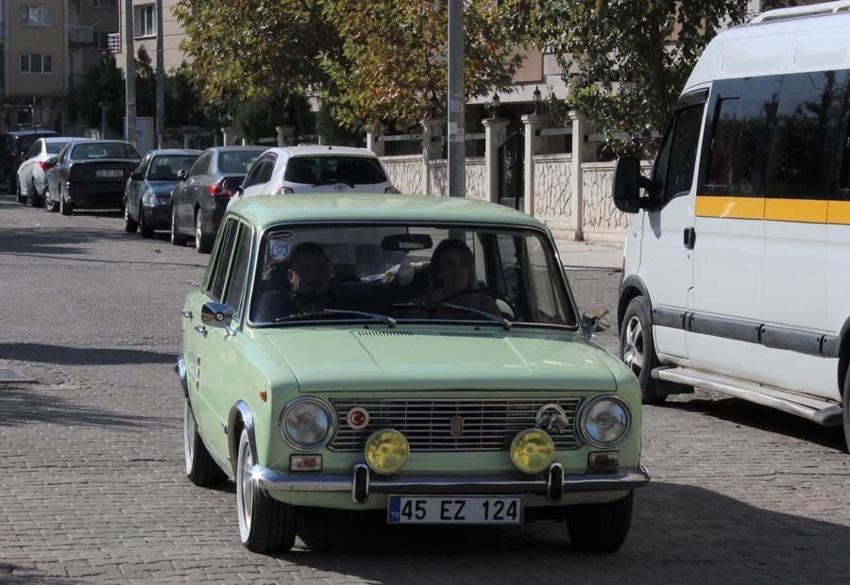 Arabasına gözü gibi bakıyor! Tüm teklifleri reddetti, 200 bin lira...