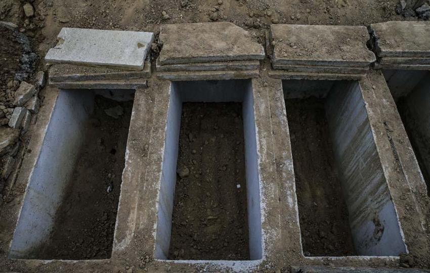 Türkiye'nin koronavirüs gerçeği! İşte Ortaköy Mezarlığı...