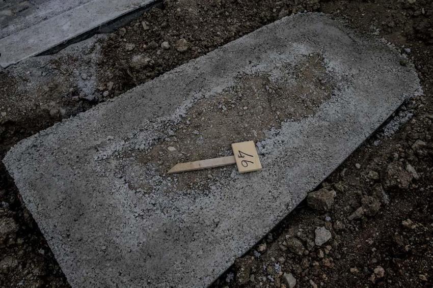 Türkiye'nin koronavirüs gerçeği! İşte Ortaköy Mezarlığı...