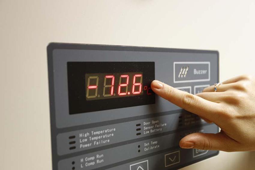 Türk profesör Uğur Şahin'in korona aşısı böyle saklanıyor! İlk kez görüntülendi...