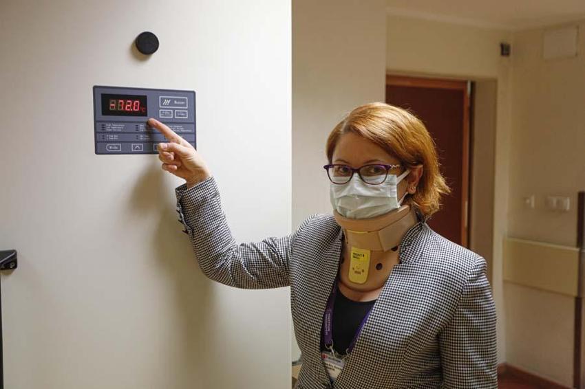 Türk profesör Uğur Şahin'in korona aşısı böyle saklanıyor! İlk kez görüntülendi...