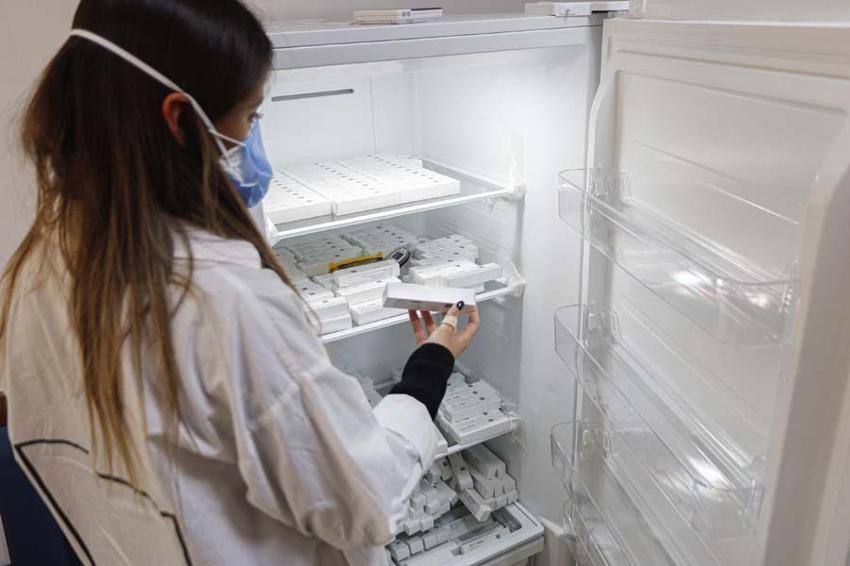 Türk profesör Uğur Şahin'in korona aşısı böyle saklanıyor! İlk kez görüntülendi...