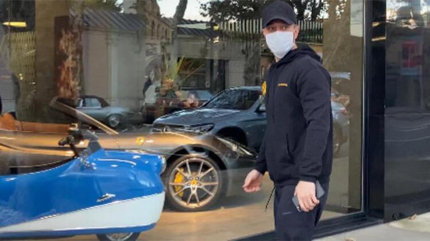 Murat Boz'un gözü spor arabalarda: 'Öyle bir bakmaya geldim'