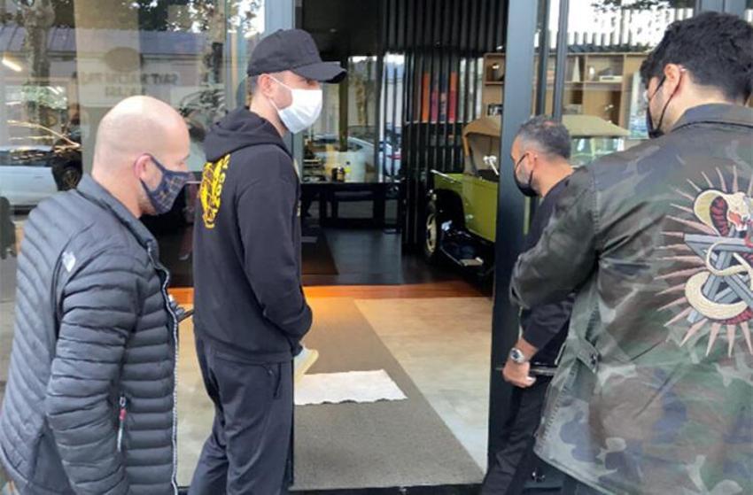 Murat Boz'un gözü spor arabalarda: 'Öyle bir bakmaya geldim'