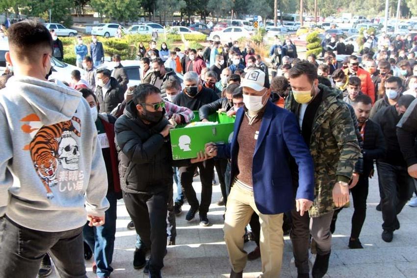 Adana'yı yasa boğan ölüm! Gözyaşları arasında toprağa verildi