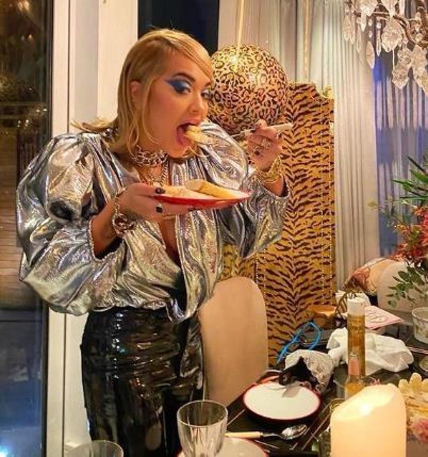 Rita Ora'nın doğum günü partisini polis bastı