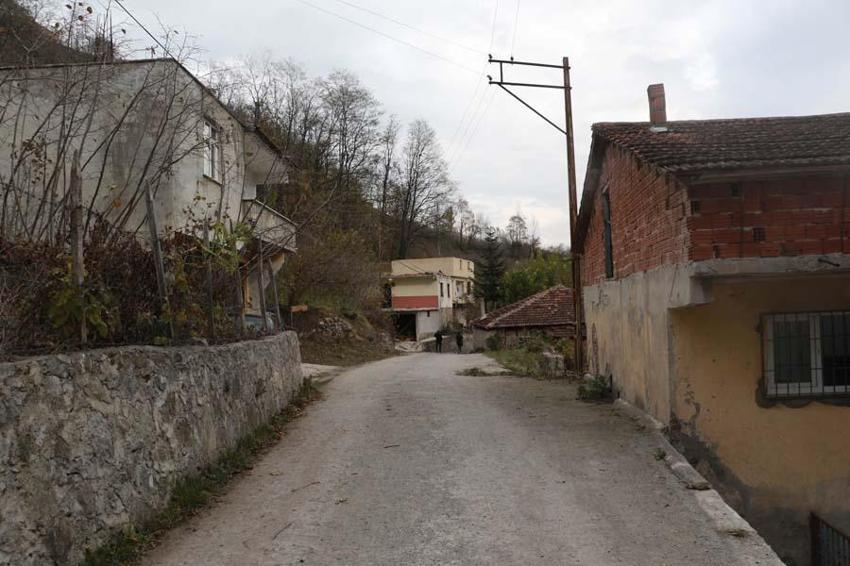 Heyelanlı mahalle, hayalet kente döndü!