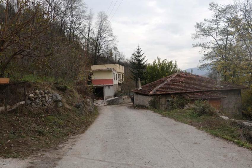 Heyelanlı mahalle, hayalet kente döndü!