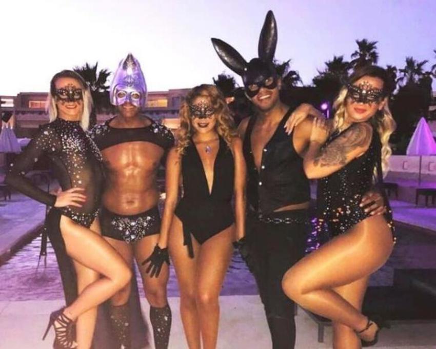 Koronavirüste rezalet patladı! Swinger partisine yüzlerce kişi katıldı, ülke alarma geçti...