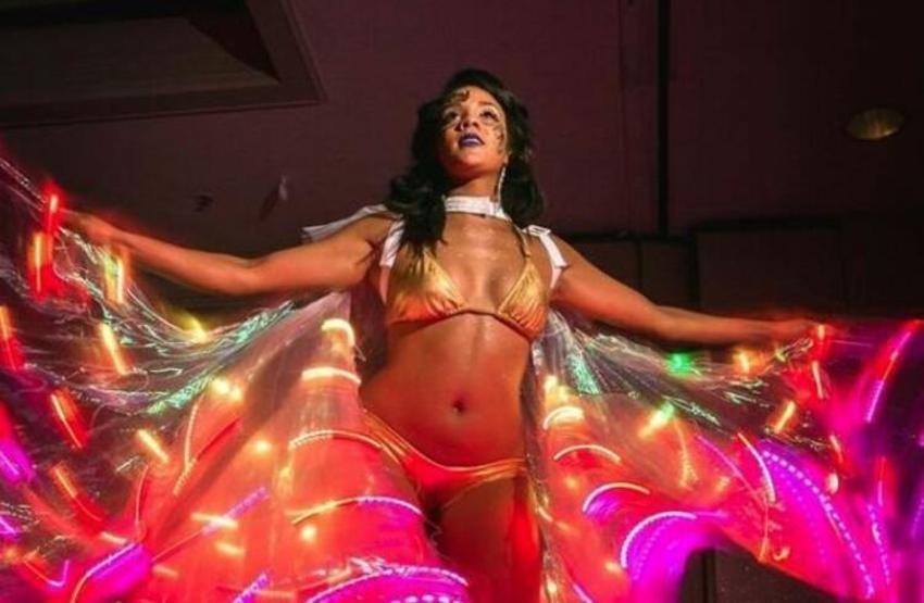 Koronavirüste rezalet patladı! Swinger partisine yüzlerce kişi katıldı, ülke alarma geçti...