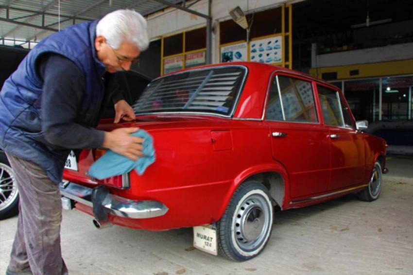 1975 model 'Murat 124' otomobilini 100 bin liraya satıyor! Cem Yılmaz bile...