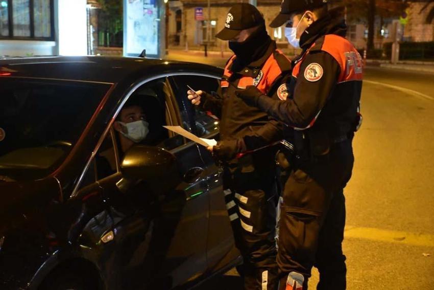 Hafta içi ve hafta sonu sokağa çıkma yasağı ile ilgili yeni karar! Yılbaşı 4 gün yasak...
