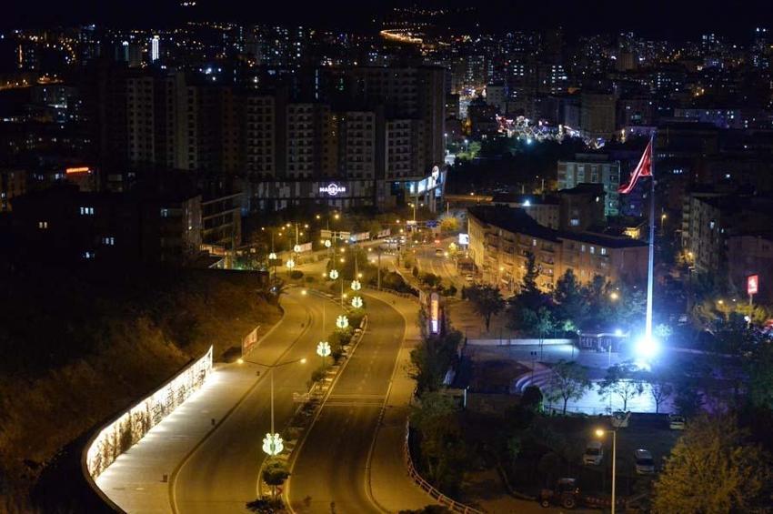 Hafta içi ve hafta sonu sokağa çıkma yasağı ile ilgili yeni karar! Yılbaşı 4 gün yasak...