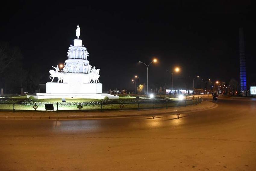 Hafta içi ve hafta sonu sokağa çıkma yasağı ile ilgili yeni karar! Yılbaşı 4 gün yasak...