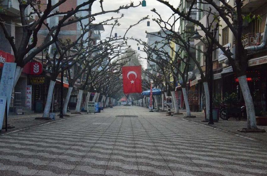 Hafta içi ve hafta sonu sokağa çıkma yasağı ile ilgili yeni karar! Yılbaşı 4 gün yasak...
