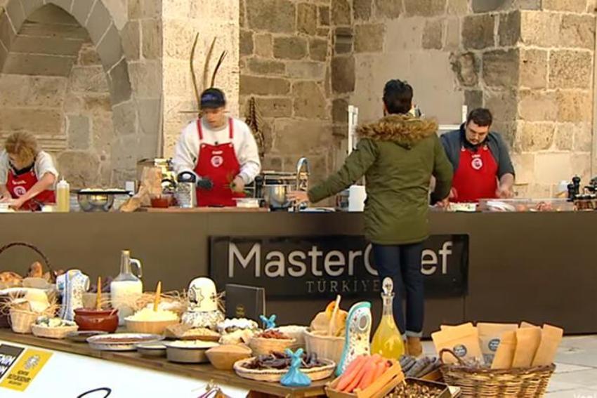 MasterChef'te Eray ve Emir arasında sinirler gerildi! 'Bana caz yapma'