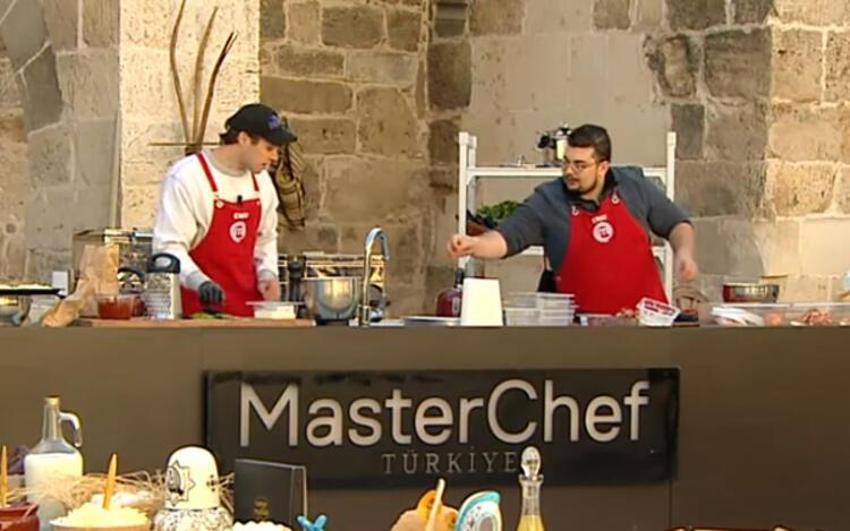 MasterChef'te Eray ve Emir arasında sinirler gerildi! 'Bana caz yapma'
