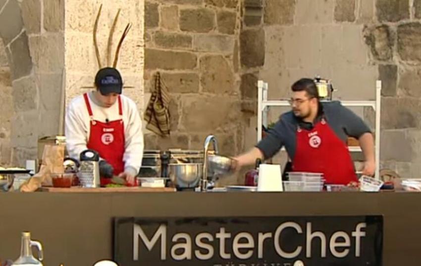 MasterChef'te Eray ve Emir arasında sinirler gerildi! 'Bana caz yapma'