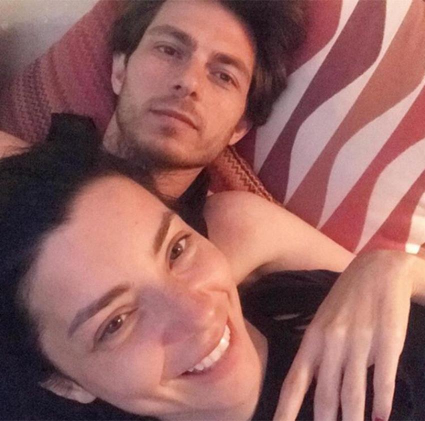 Merve Boluğur şimdi de aşk doktoru oldu!