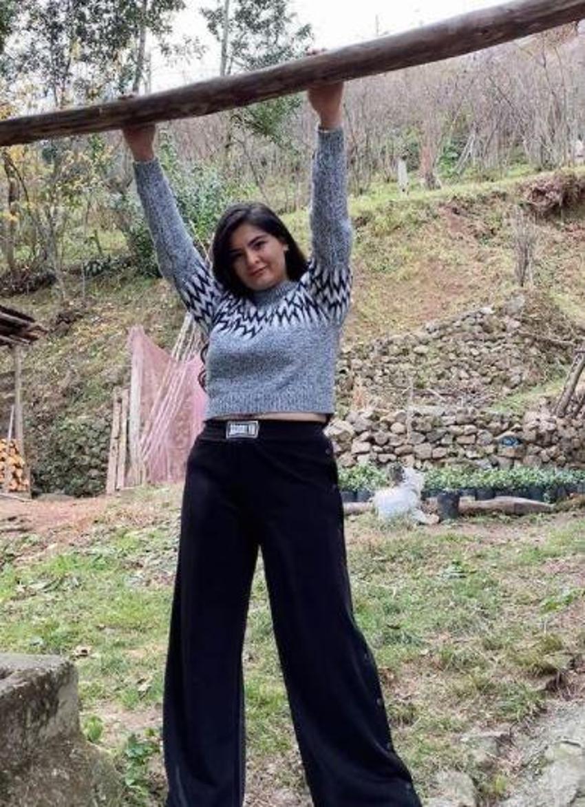 Hanife Gürdal'ın eski halinden eser kalmadı! Tarzı olay oldu...