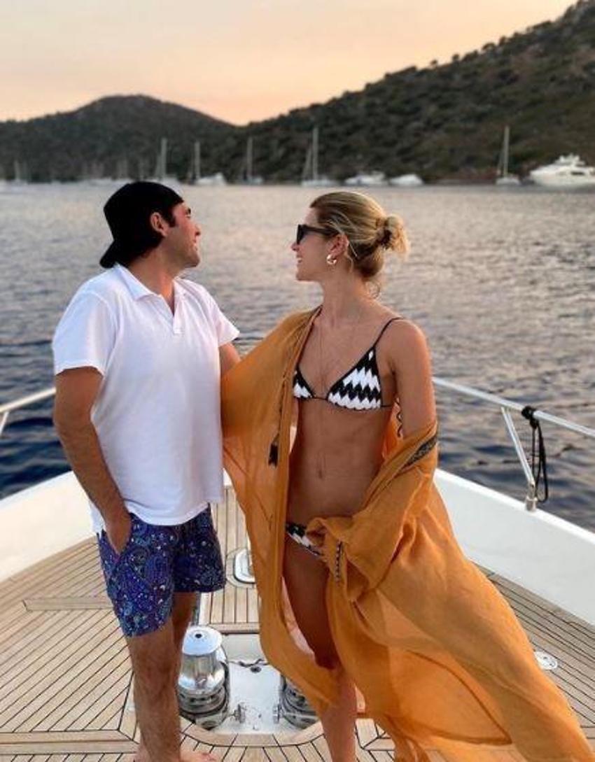 Hacı Sabancı ile Nazlı Kayı'nın nişanından ilk fotoğraf