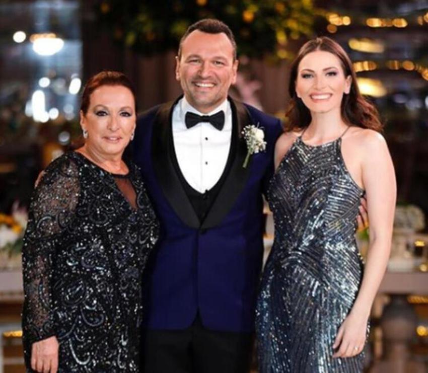 Ezo Sunal sosyal medyadan müjdeyi verdi!