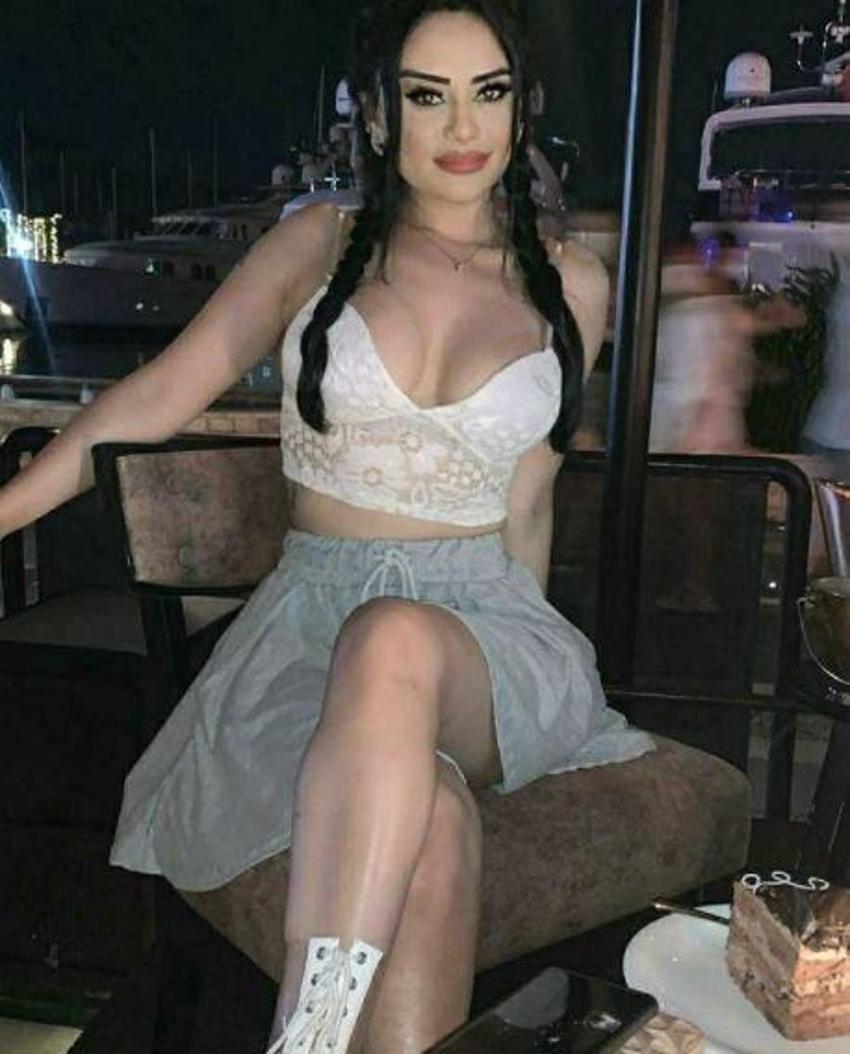 Fenomen gelin adayı Naz Mila'nın iç çamaşırlı pozları yine olay oldu!