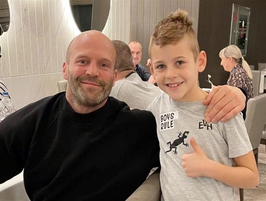 Jason Statham Antalya'da! Kurşun geçirmez camlı villada kalıyor