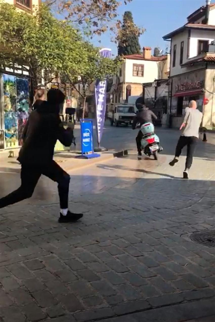 Jason Statham Antalya'da! Kurşun geçirmez camlı villada kalıyor