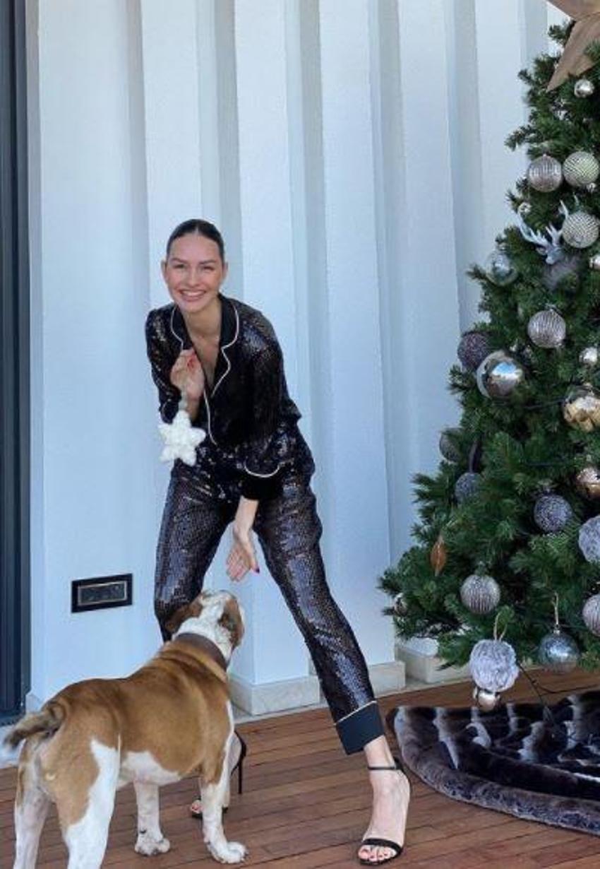 Yasemin Özilhan: Eşim bana hediye olarak topuklu ayakkabı alırdı