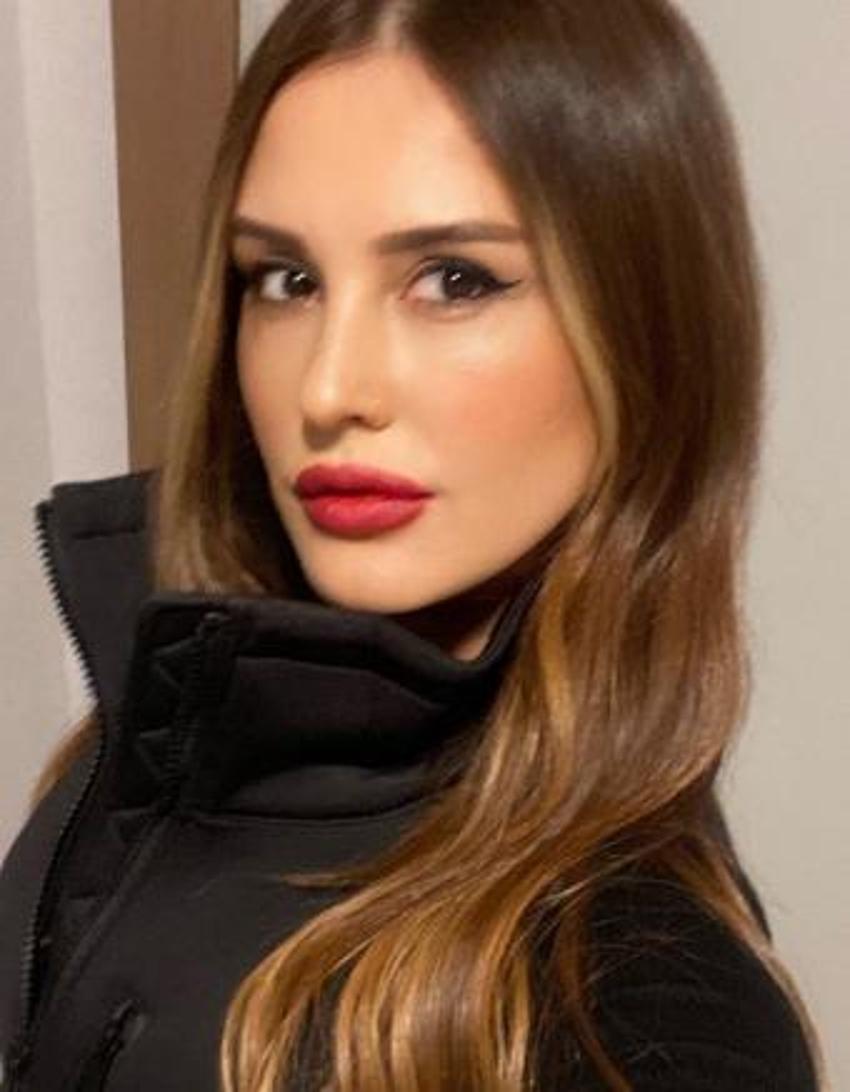Ebru Destan: Annemin eski eşi şantajla para talep ediyor!