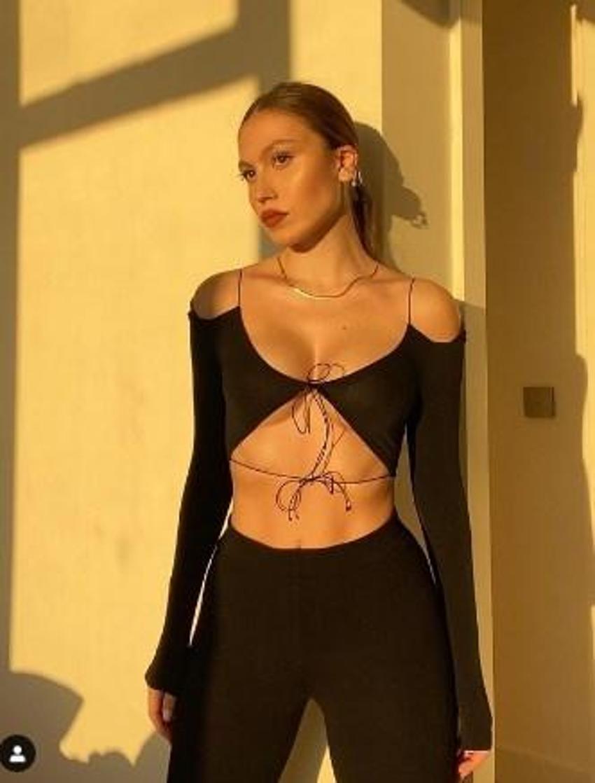 Duygu Özaslan'ın 'mouse'la imtihanı! Yine alay konusu oldu