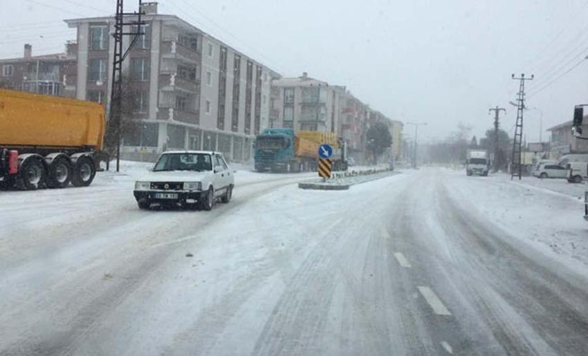 Meteoroloji'den İstanbul için peş peşe kar uyarısı! Tulpar yola çıktı...