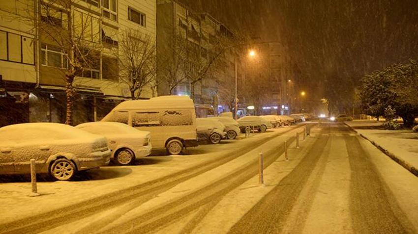Meteoroloji'den İstanbul için peş peşe kar uyarısı! Tulpar yola çıktı...