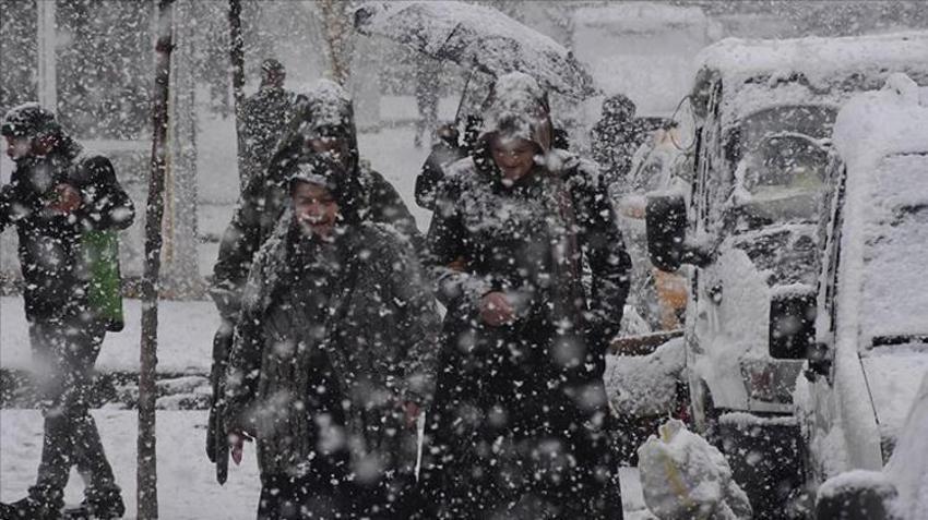 Meteoroloji'den İstanbul için peş peşe kar uyarısı! Tulpar yola çıktı...